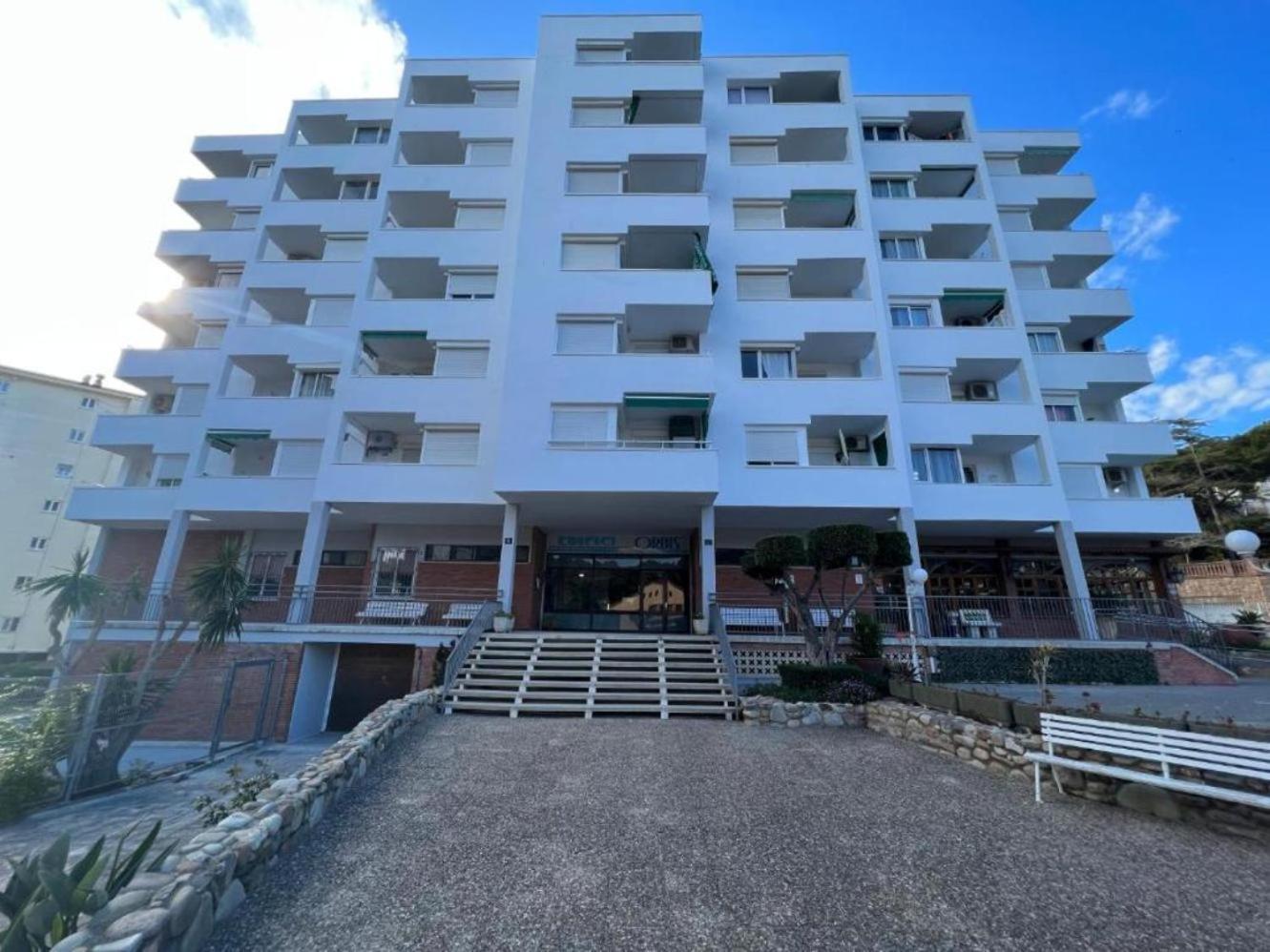 One Bedroom Flat In Fenals For 4 People Appartement